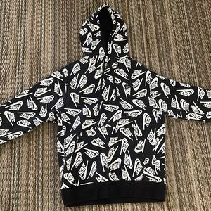 Nike hoodie size small men’s